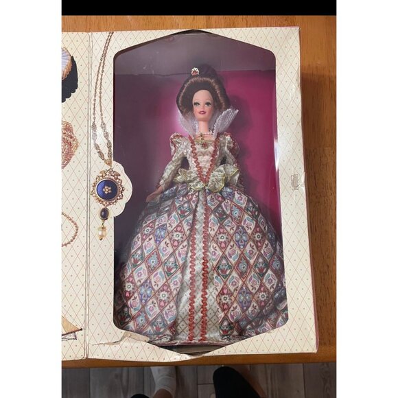 Barbie 1994 Vintage NIB Elizabethan Queen Great Eras Collection - Picture 1 of 4